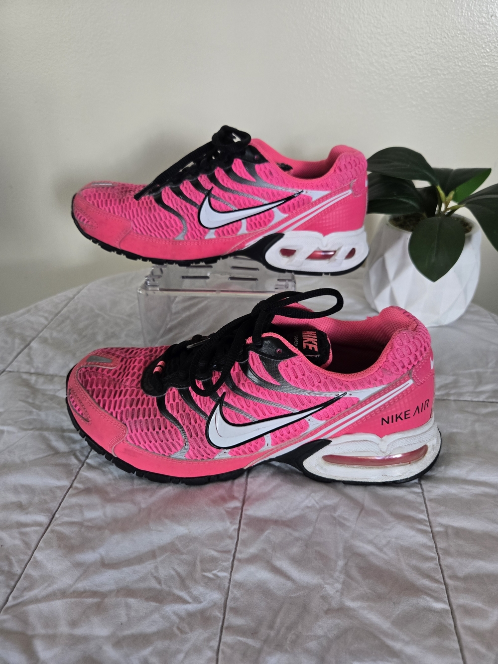Nike Women’s Pink and Black Running Sneakers